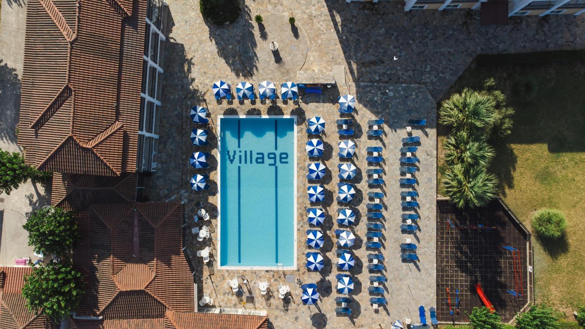 Village Inn Studios & Family Apartments Laganas Bagian luar foto