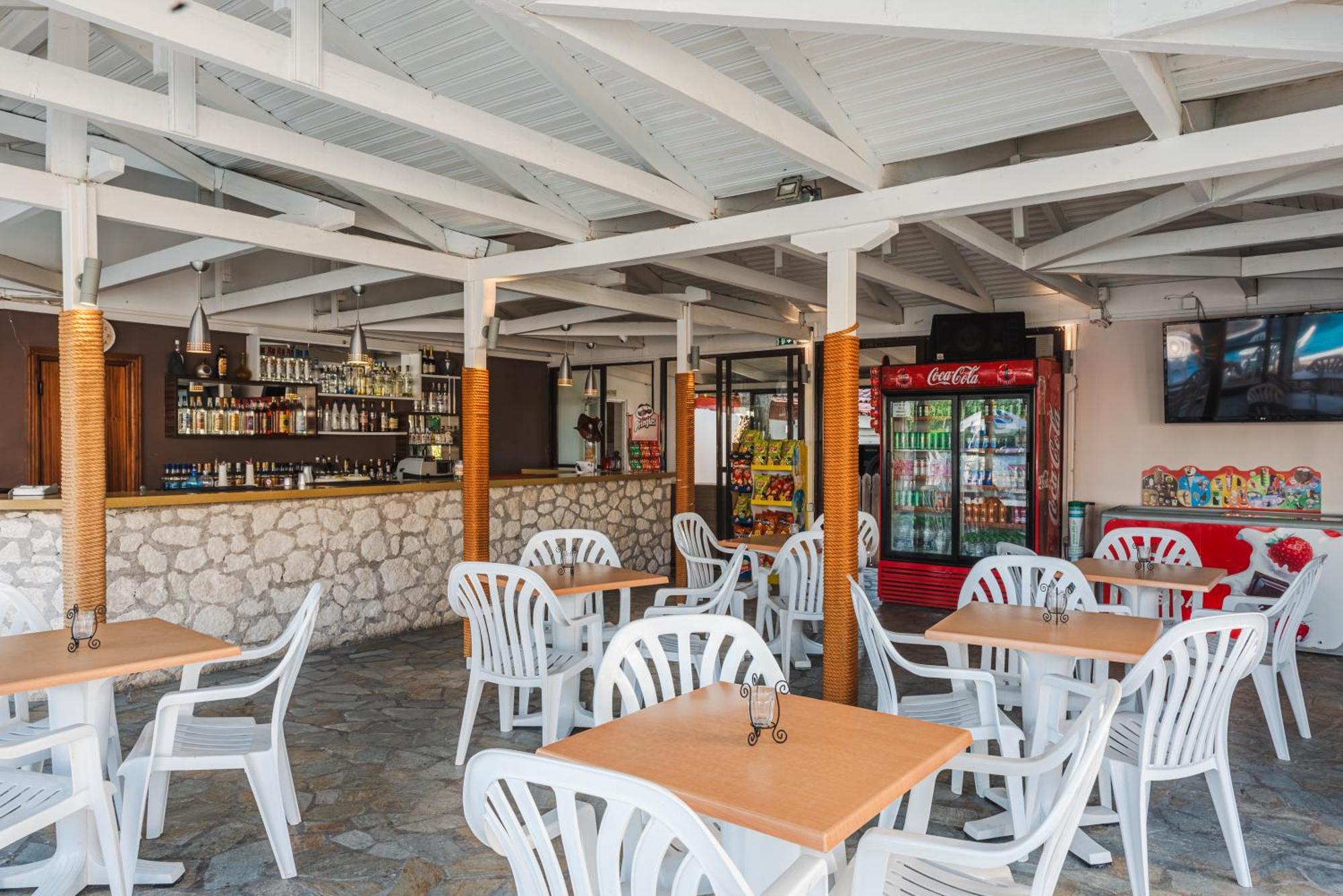 Village Inn Studios & Family Apartments Laganas Bagian luar foto