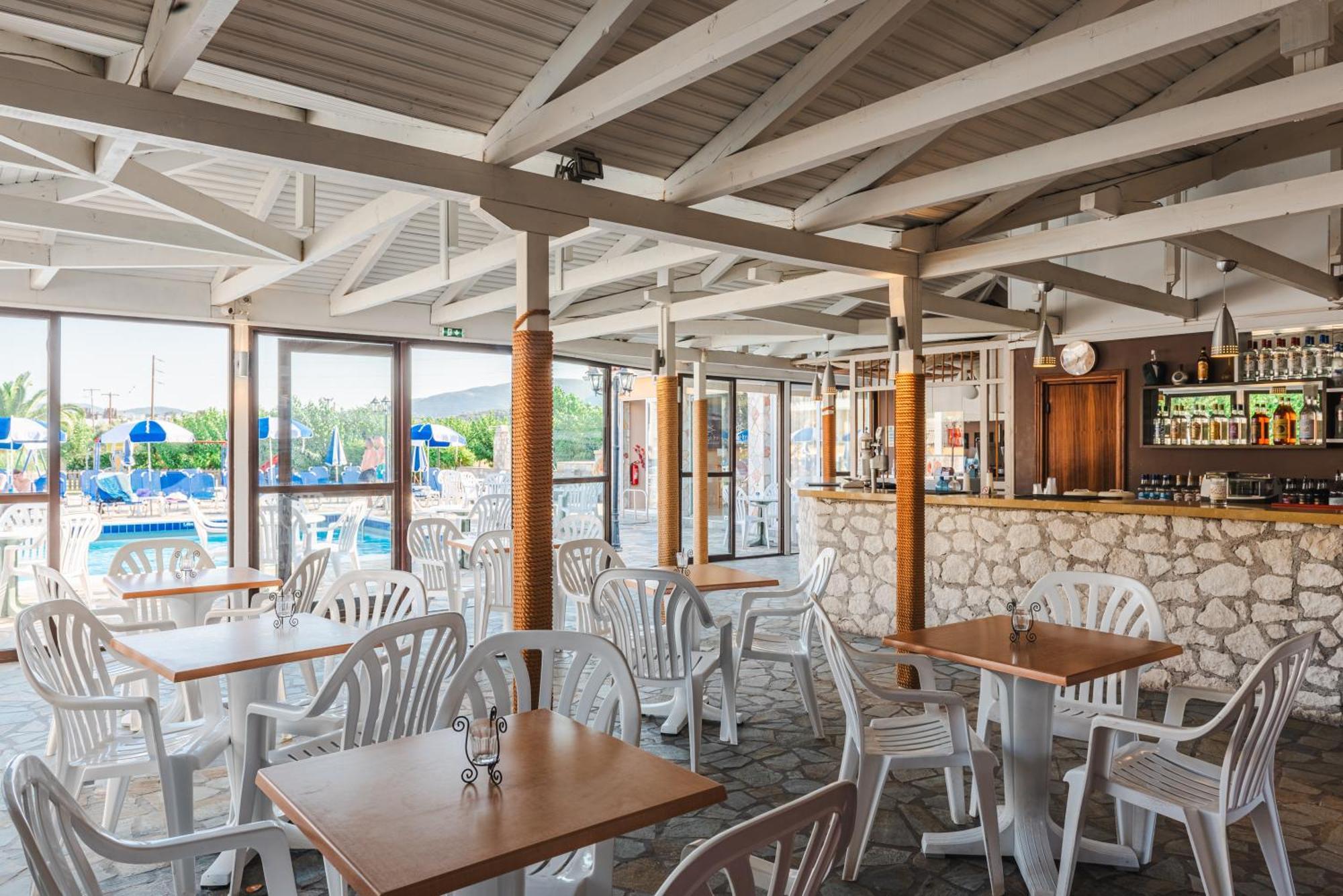 Village Inn Studios & Family Apartments Laganas Bagian luar foto