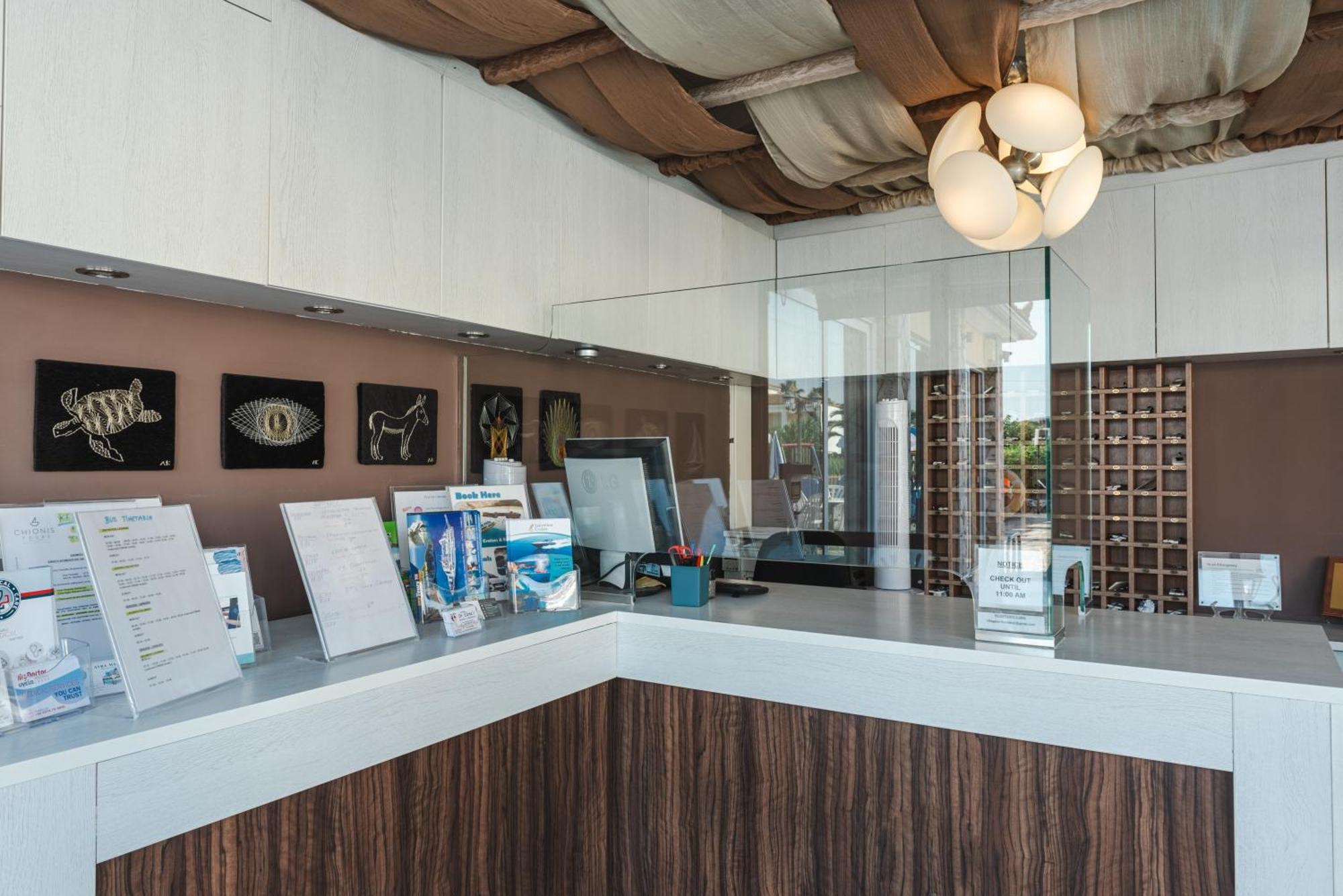 Village Inn Studios & Family Apartments Laganas Bagian luar foto