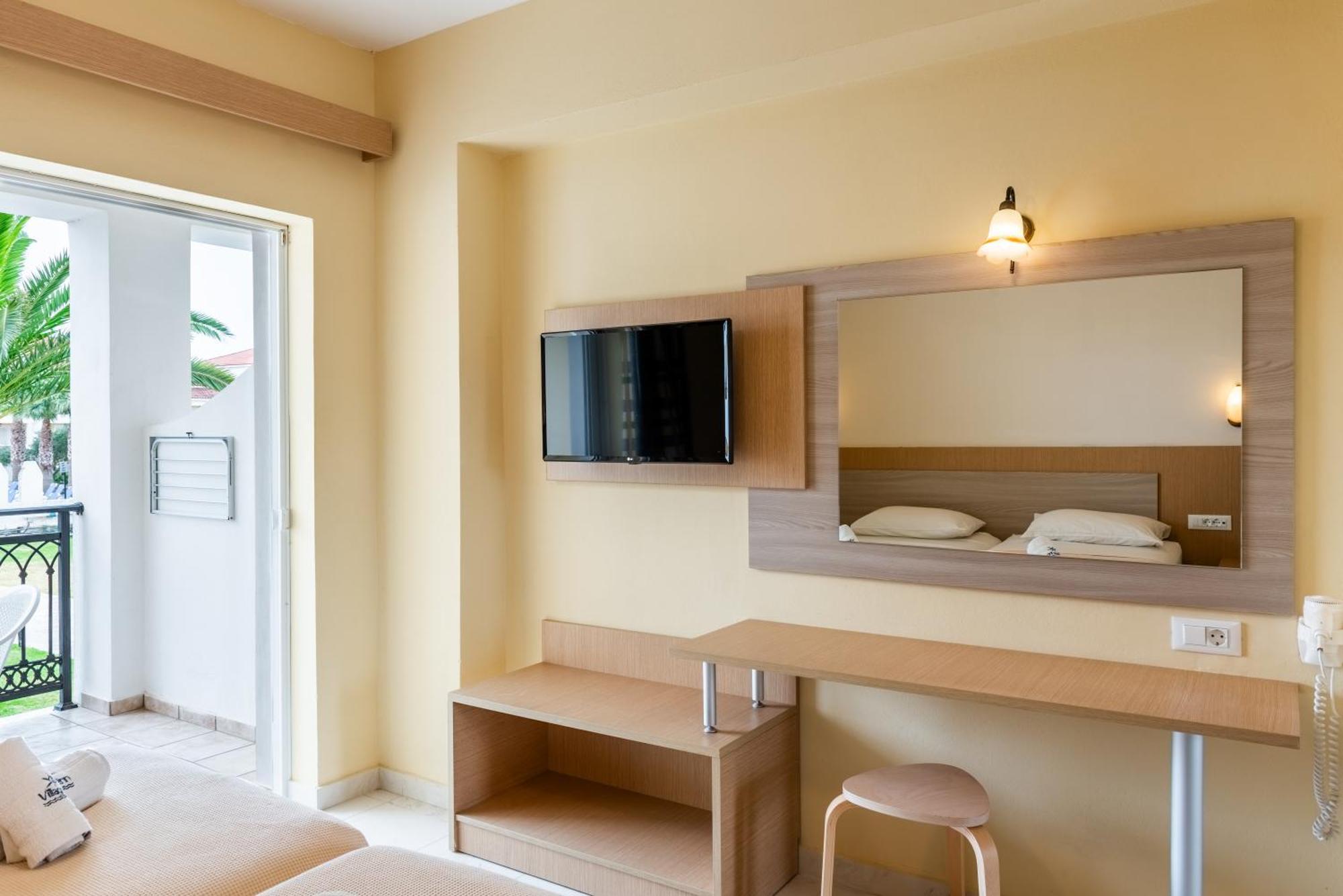 Village Inn Studios & Family Apartments Laganas Bagian luar foto
